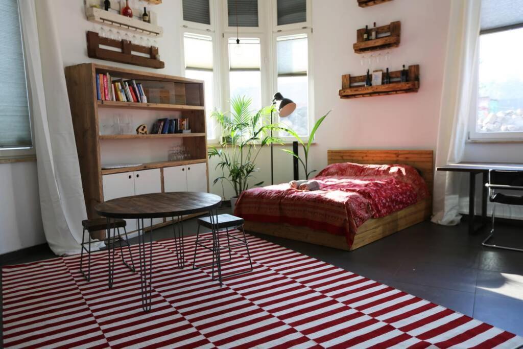 Appartement Luftiges Upcycling Im Eg - Zentral *