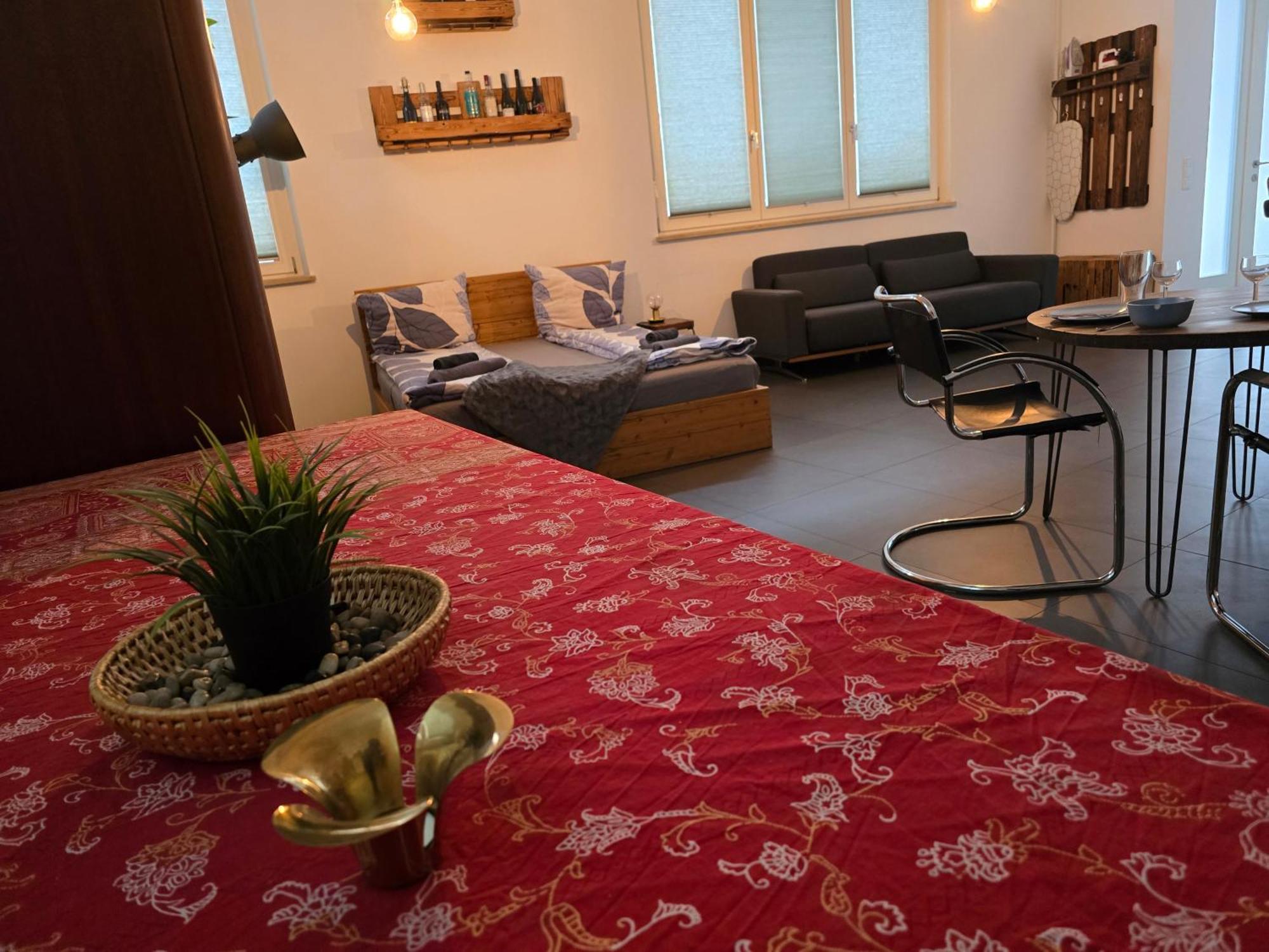 Appartement Luftiges Upcycling Im Eg - Zentral *